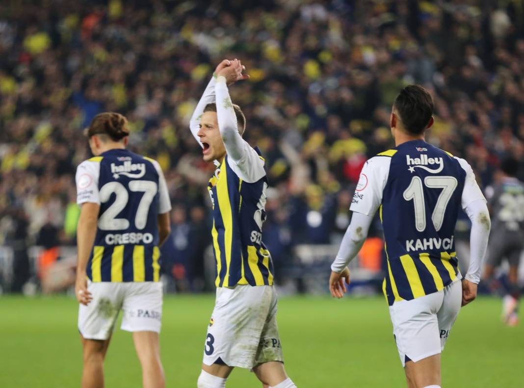 Fenerbahçe Fatih Karagümrük maçından çok özel fotoğraflar: Geri dönüş coşkusu tribünlere böyle yansıdı 65